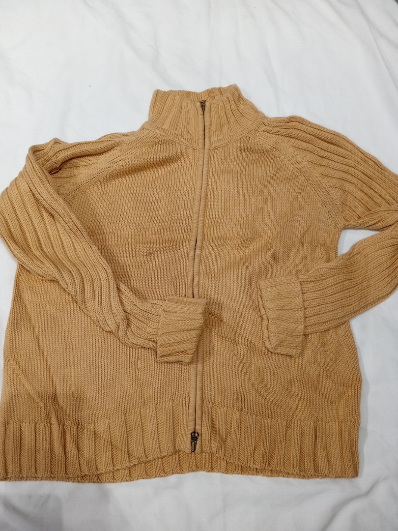 ニットジップアップセーター