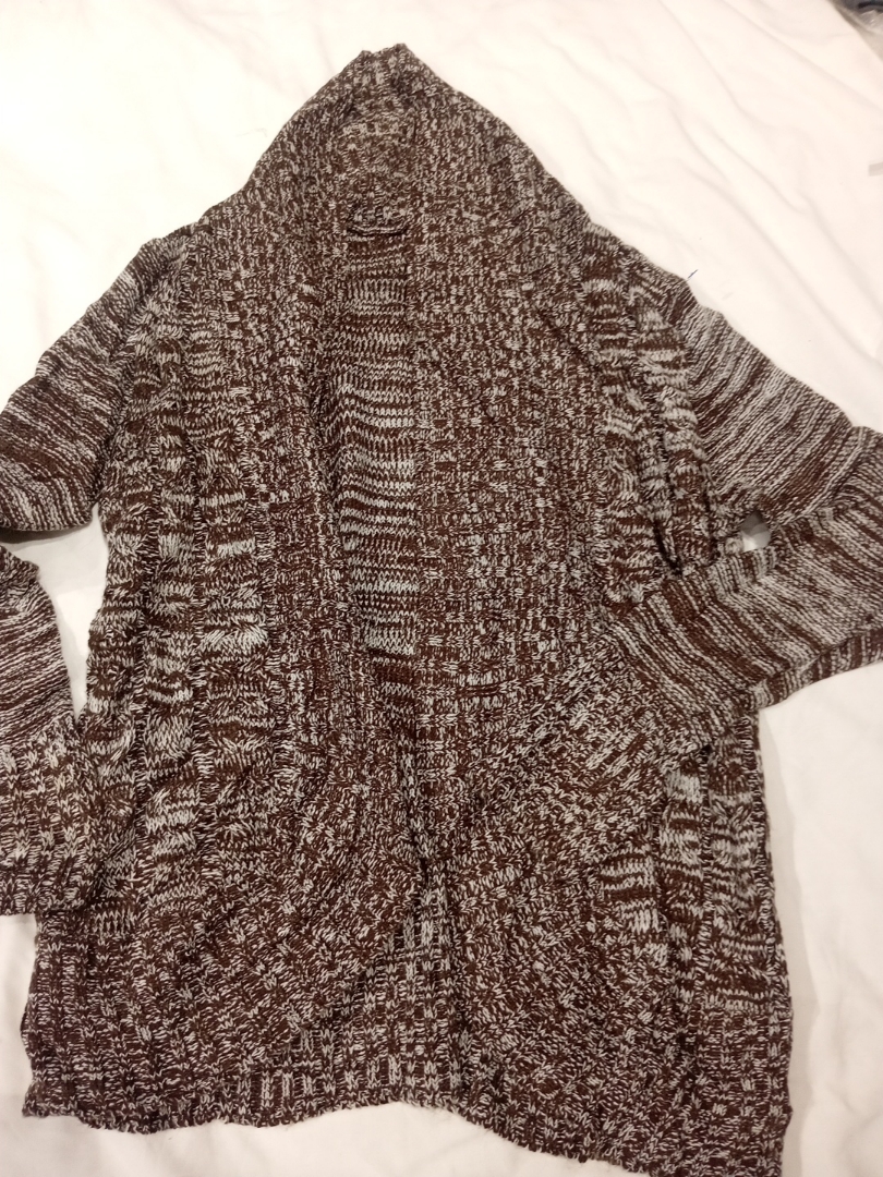 ブラウンニットセーター