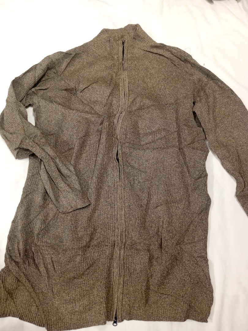 ブラウンニットセーター