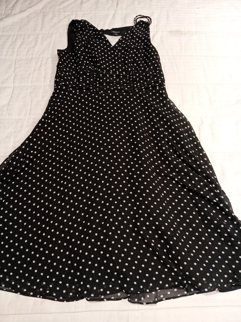 ブラックポルカドットドレス