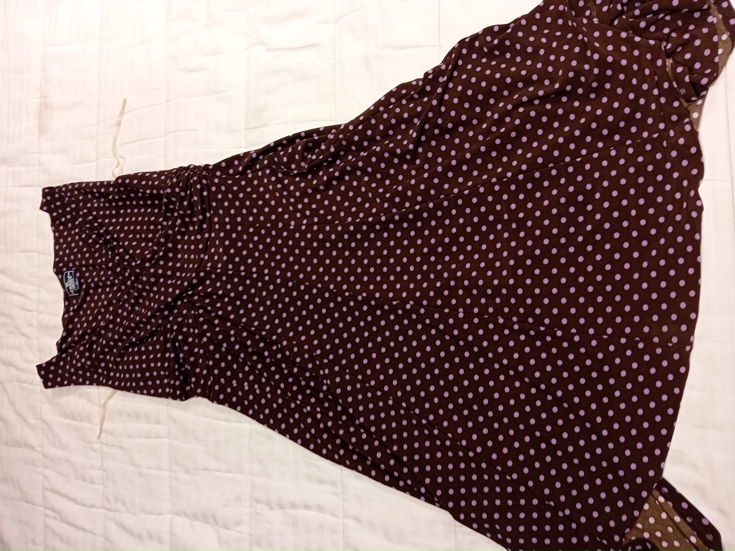 ブラウンの水玉ドレス