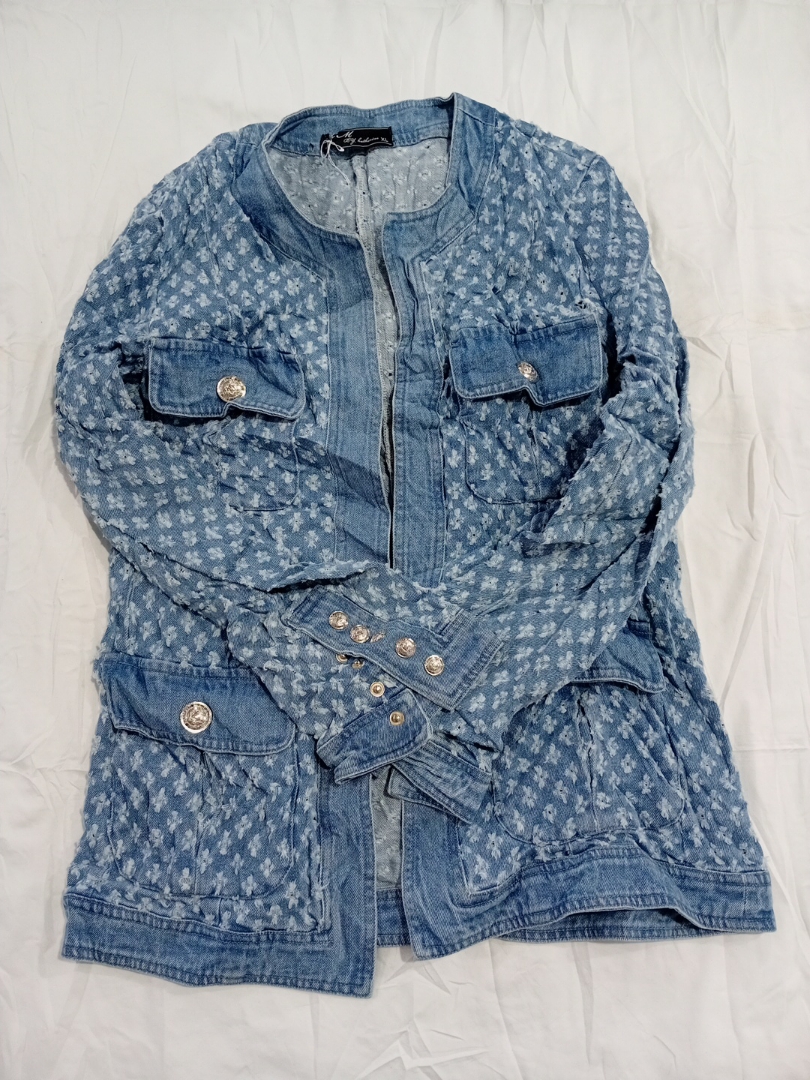 Giacca di jeans con motivo floreale