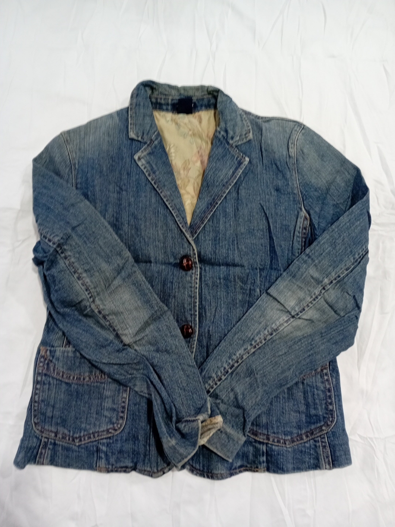 Lot de 15 pièces de vestes en denim Gap Jennifer L..