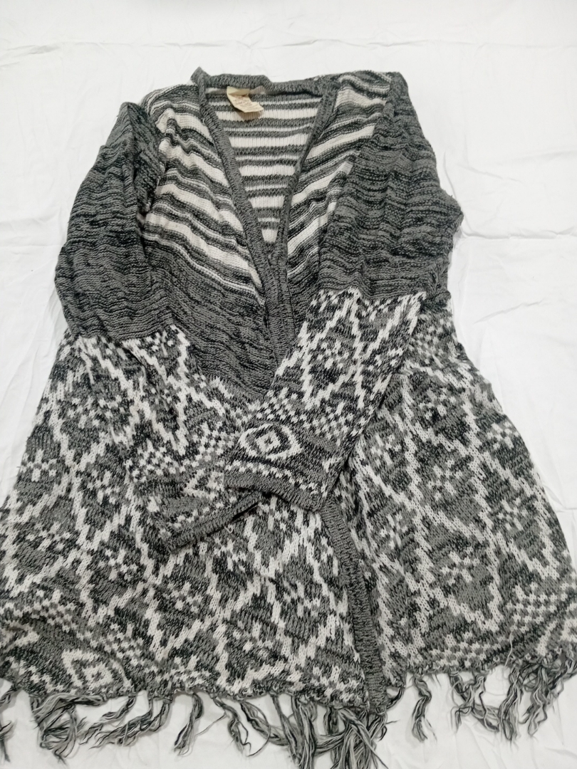 Cardigan a maglia grigio e bianco Faded Glory