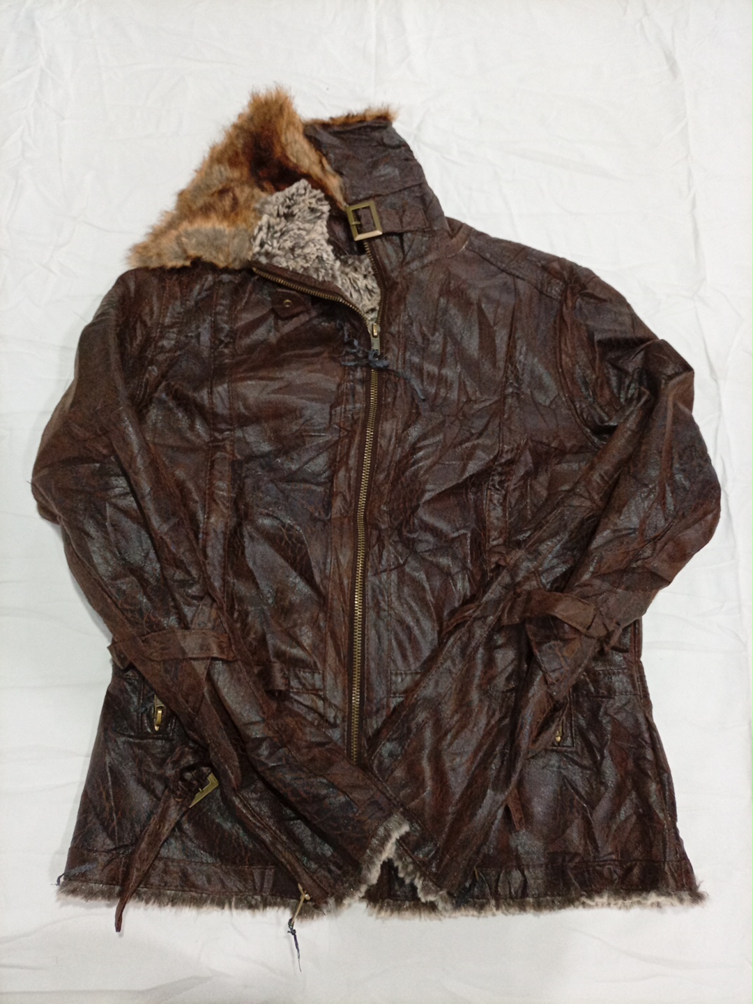 Giacca di pelle marrone con fodera in pelliccia