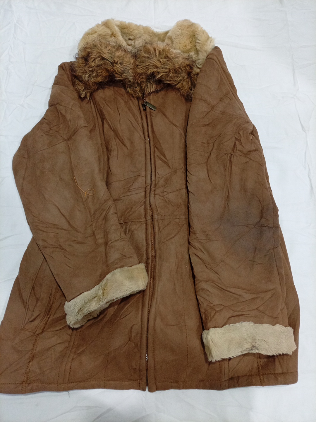 Giacca in pelliccia sintetica marrone