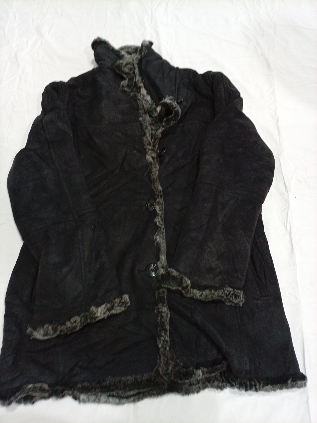 Giacca in pelliccia sintetica nera