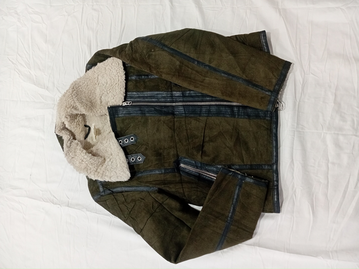 Giacca Verde in Camoscio con Collo in Pelliccia di..