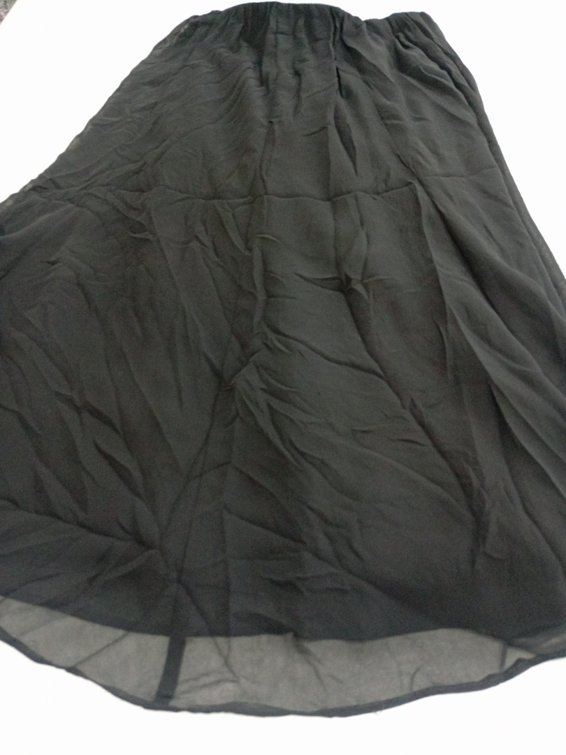 ブラックスカート