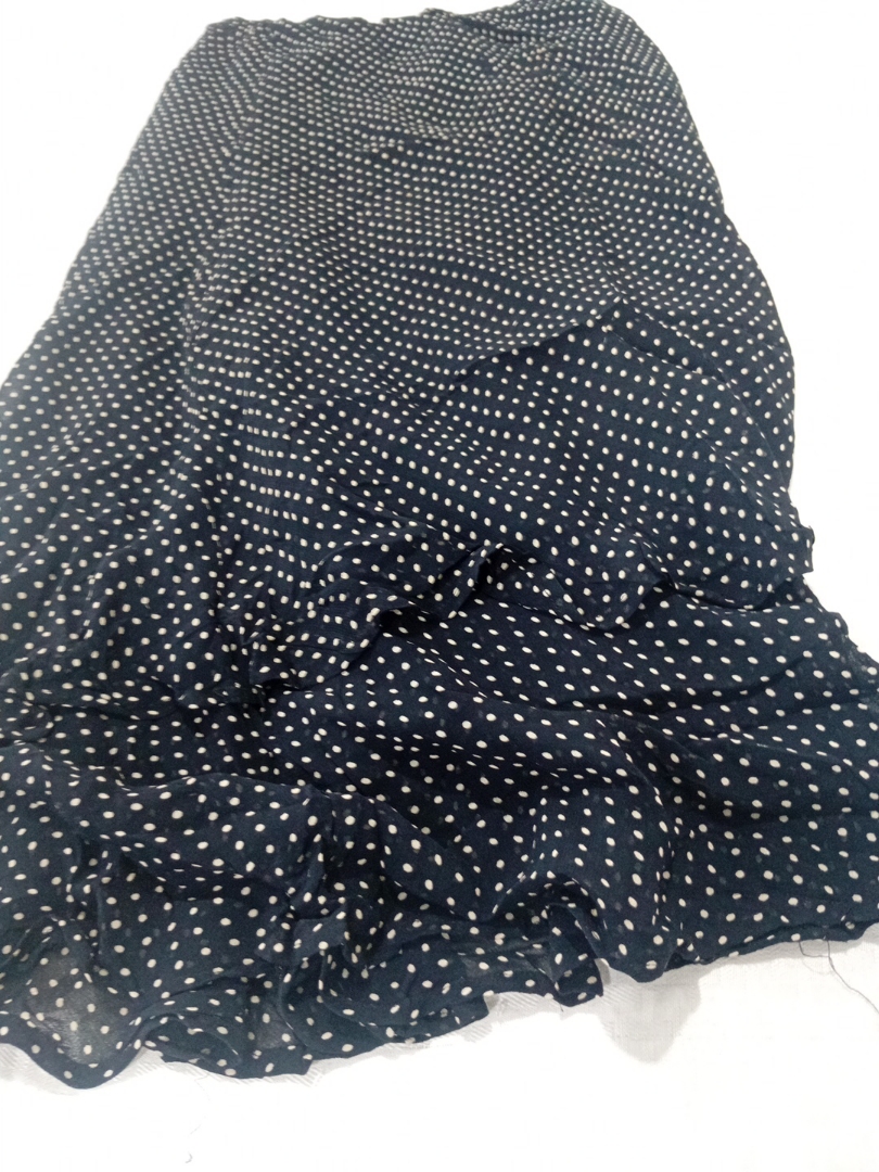 Damen Petite Schwarzer Pünktchenrock