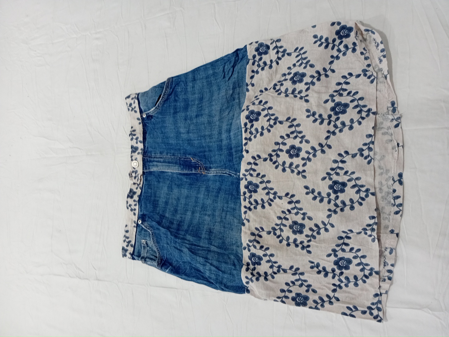 花柄のデニムスカート