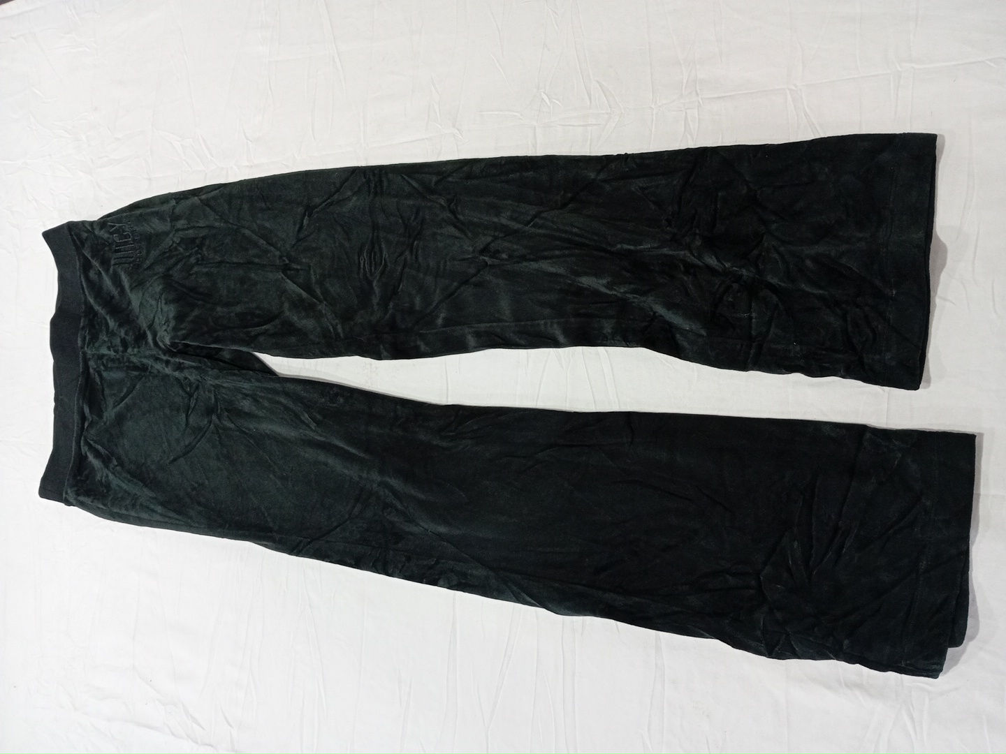 ブラックベルベットパンツ