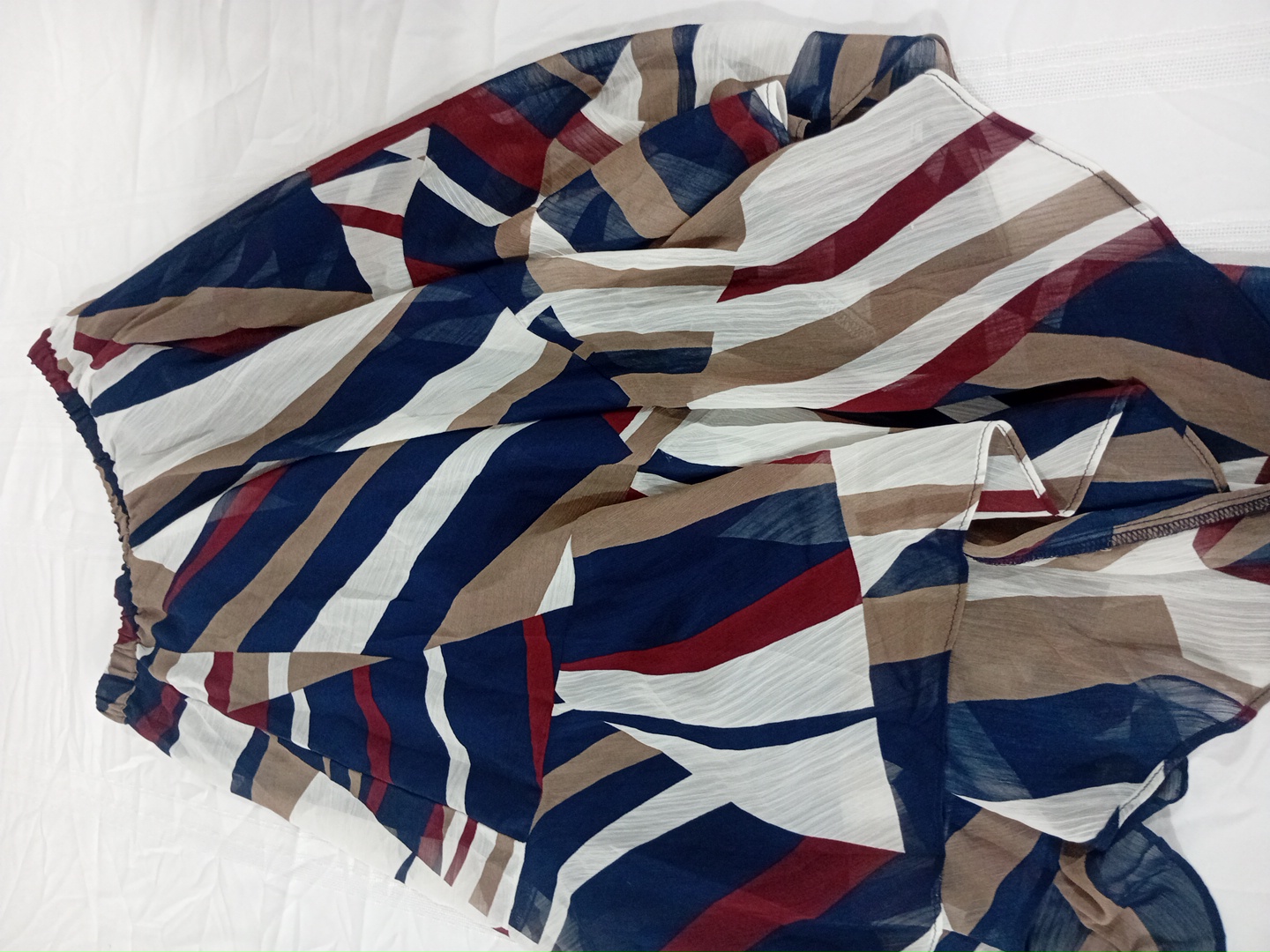 マルチカラーのストライプスカート