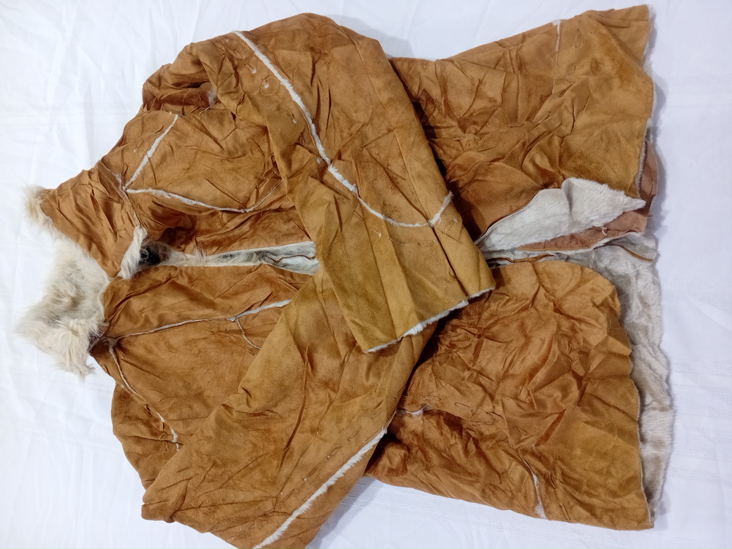 Schafsfellmantel von AZIZA