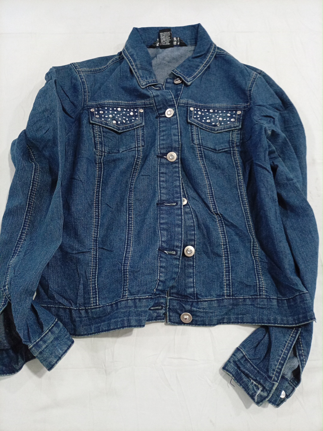 Veste en jean avec accents en strass