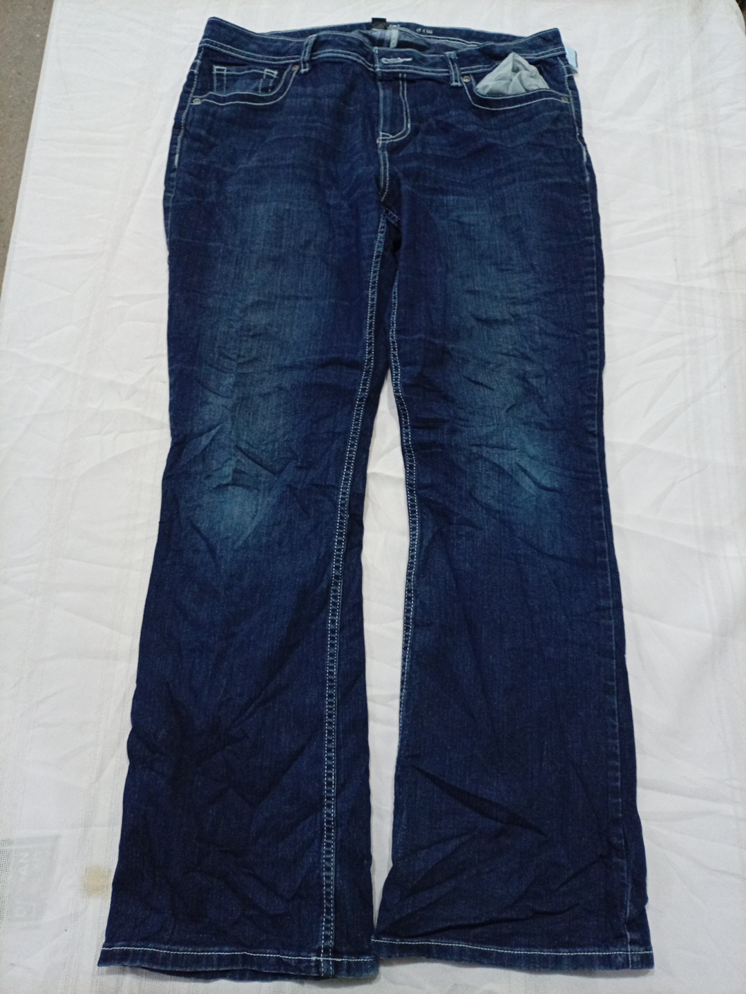 Jean en denim bootcut pour femmes, lavage foncé, a..