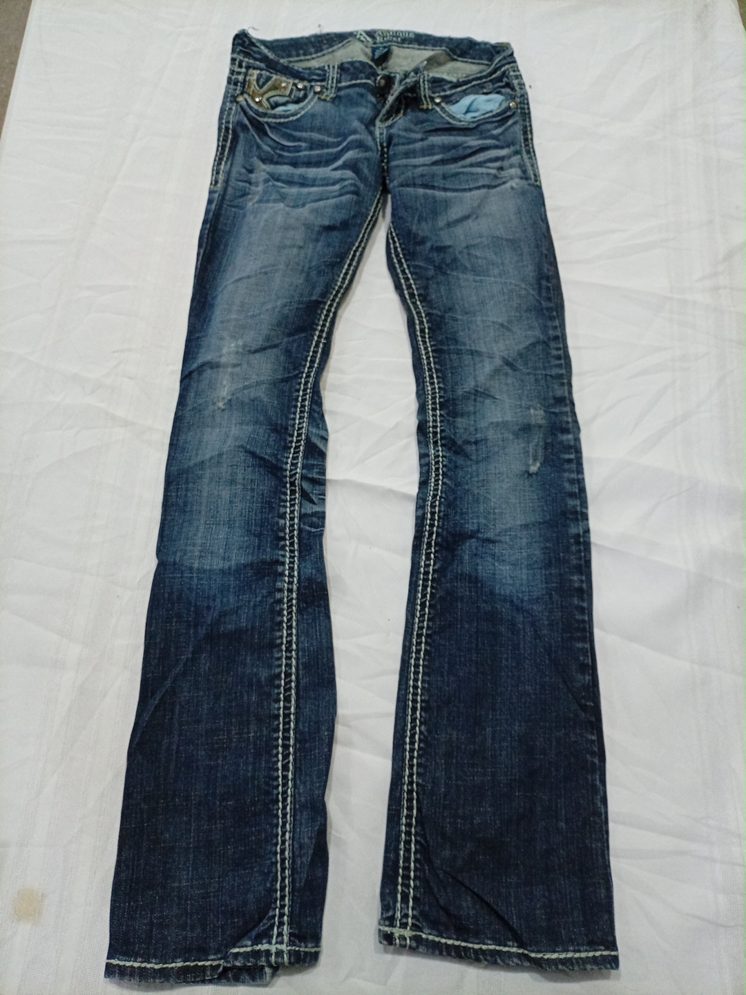 Antique Rivet Low-Rise Bootcut Distressed Jeans Si..