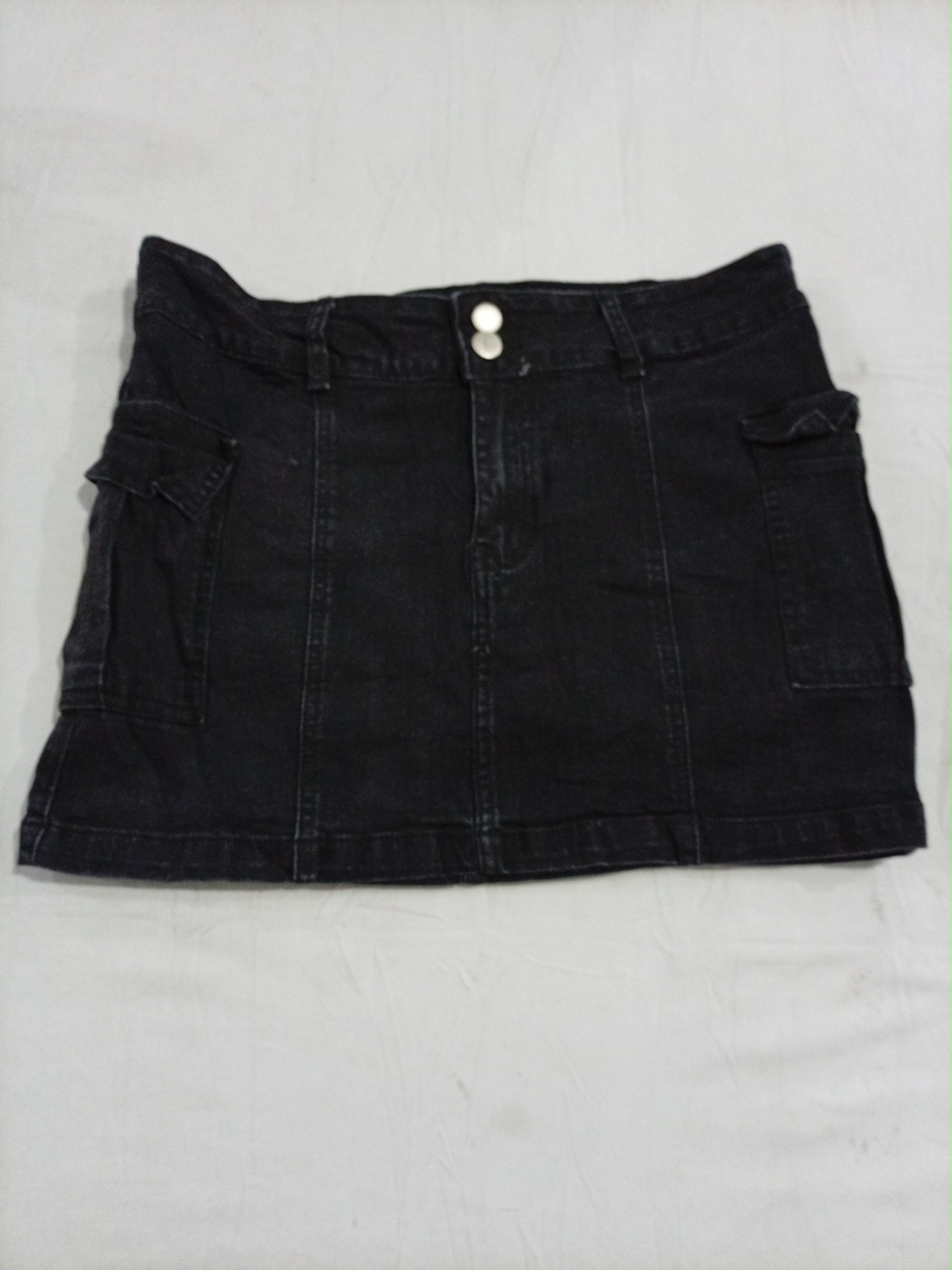 Jupe mini cargo en denim noir Windsor taille M