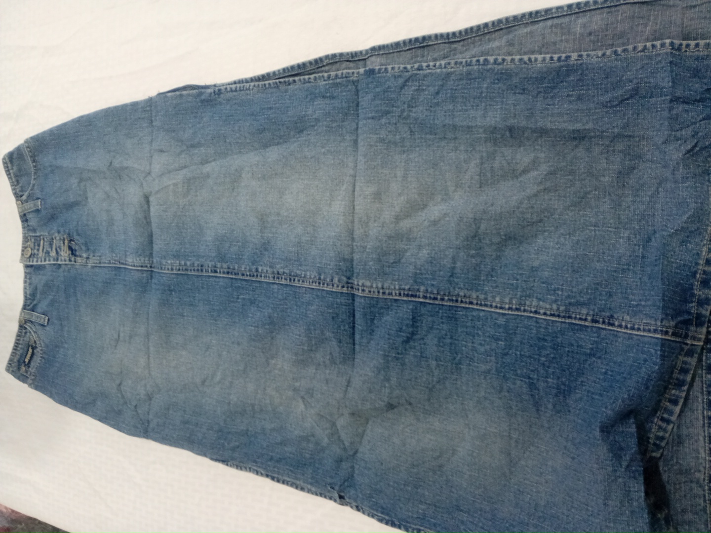 Jupe maxi en denim bleu Guess avec fermeture à bou..