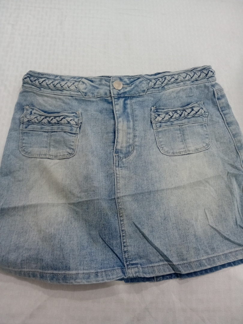 Jupe mini en denim délavé Ashley Mason avec détail..