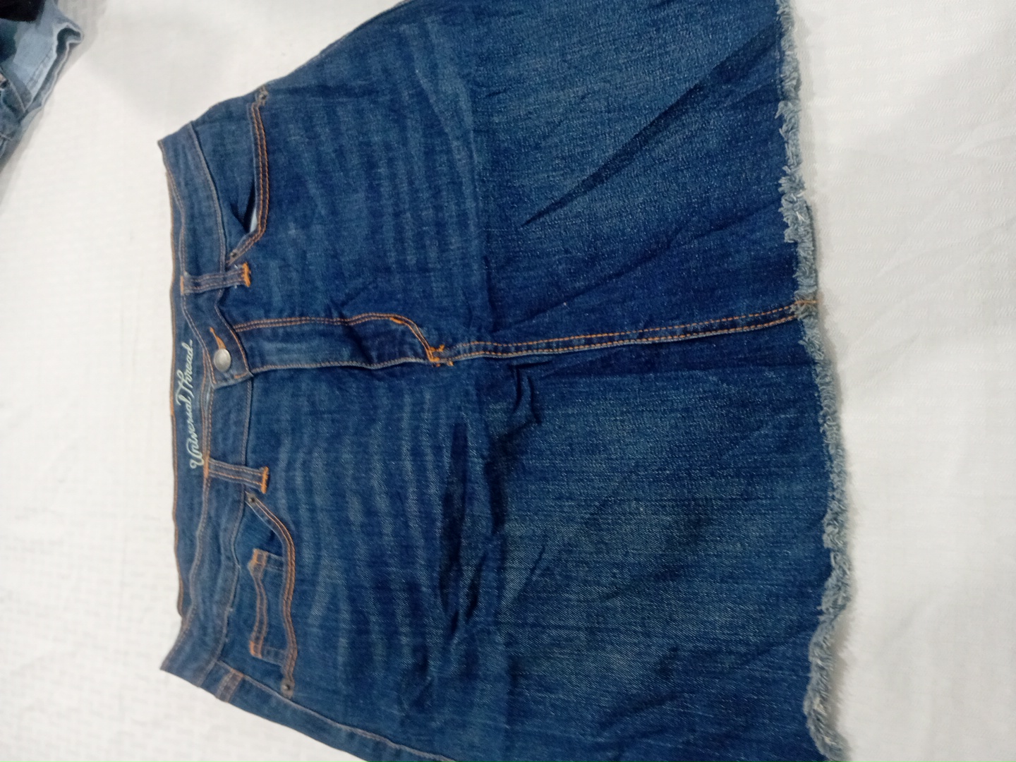 Mini-jupe en denim bleu Universal Thread avec ourl..