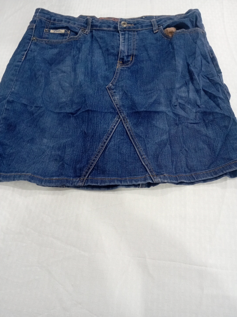 Jupe mini en denim Flavour avec couture contrastée