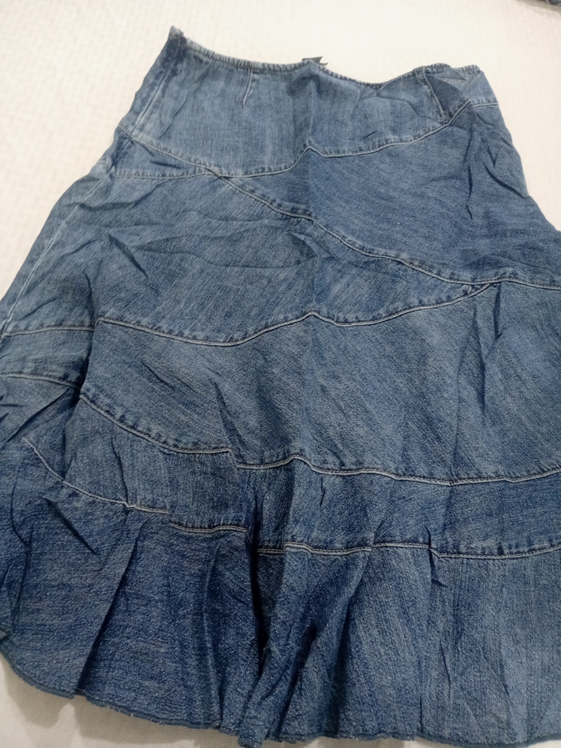 Jupe mini en denim à volants DKNY Jeans