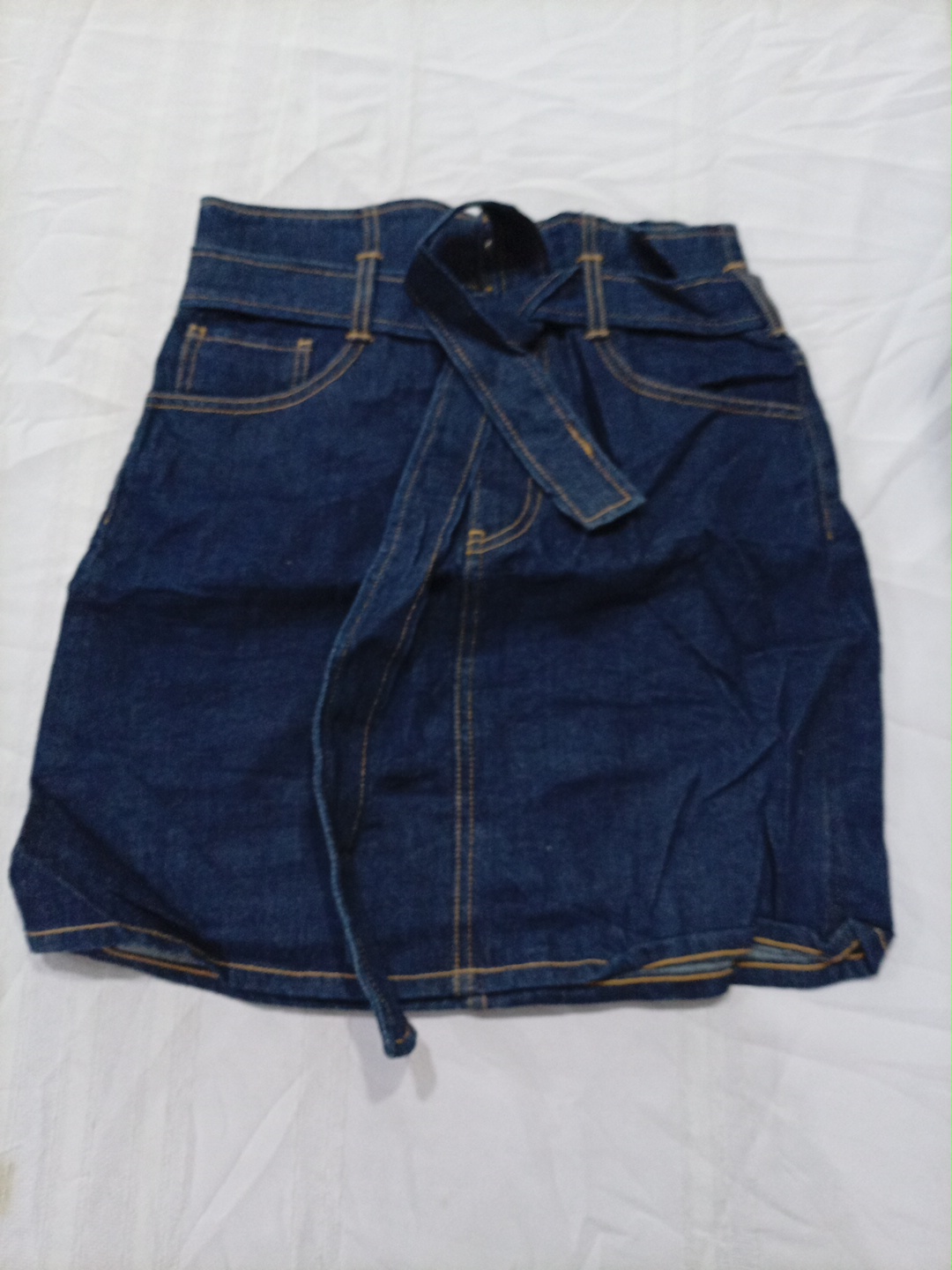 Jupe mini en denim 3x1 NYC avec détail de ceinture