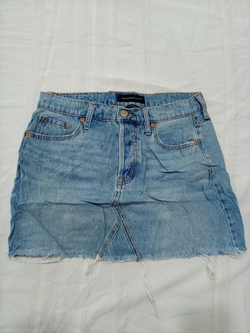 Jupe en jean à taille haute Aeropostale avec ourle..