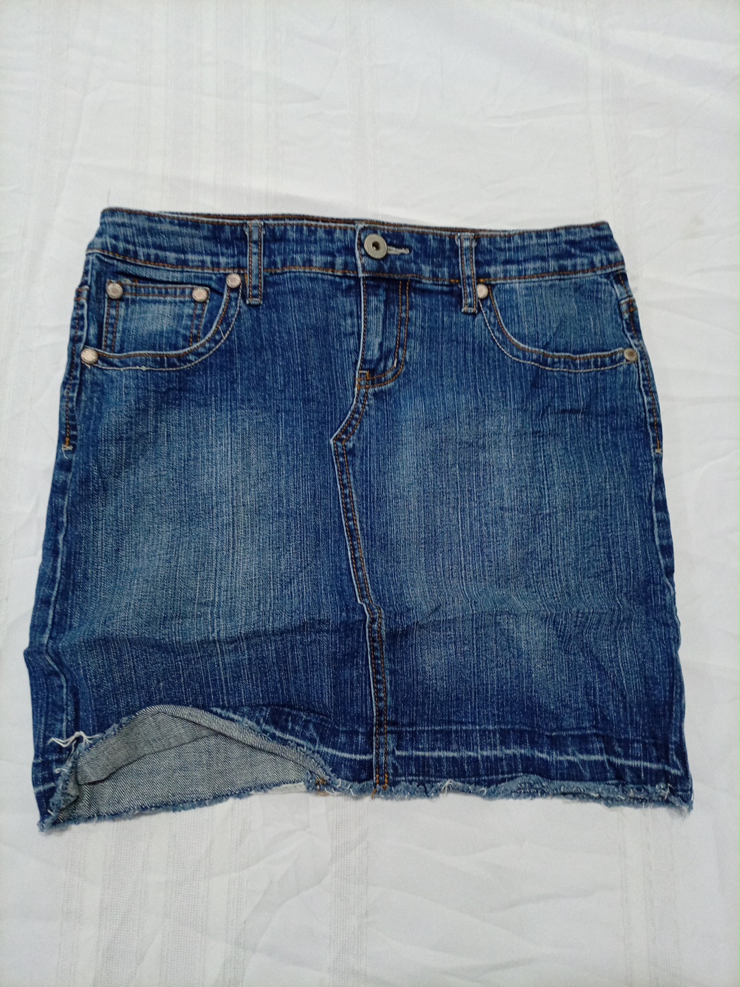 Jupe Mini en Denim Bleu Mango avec Broderie de Poc..