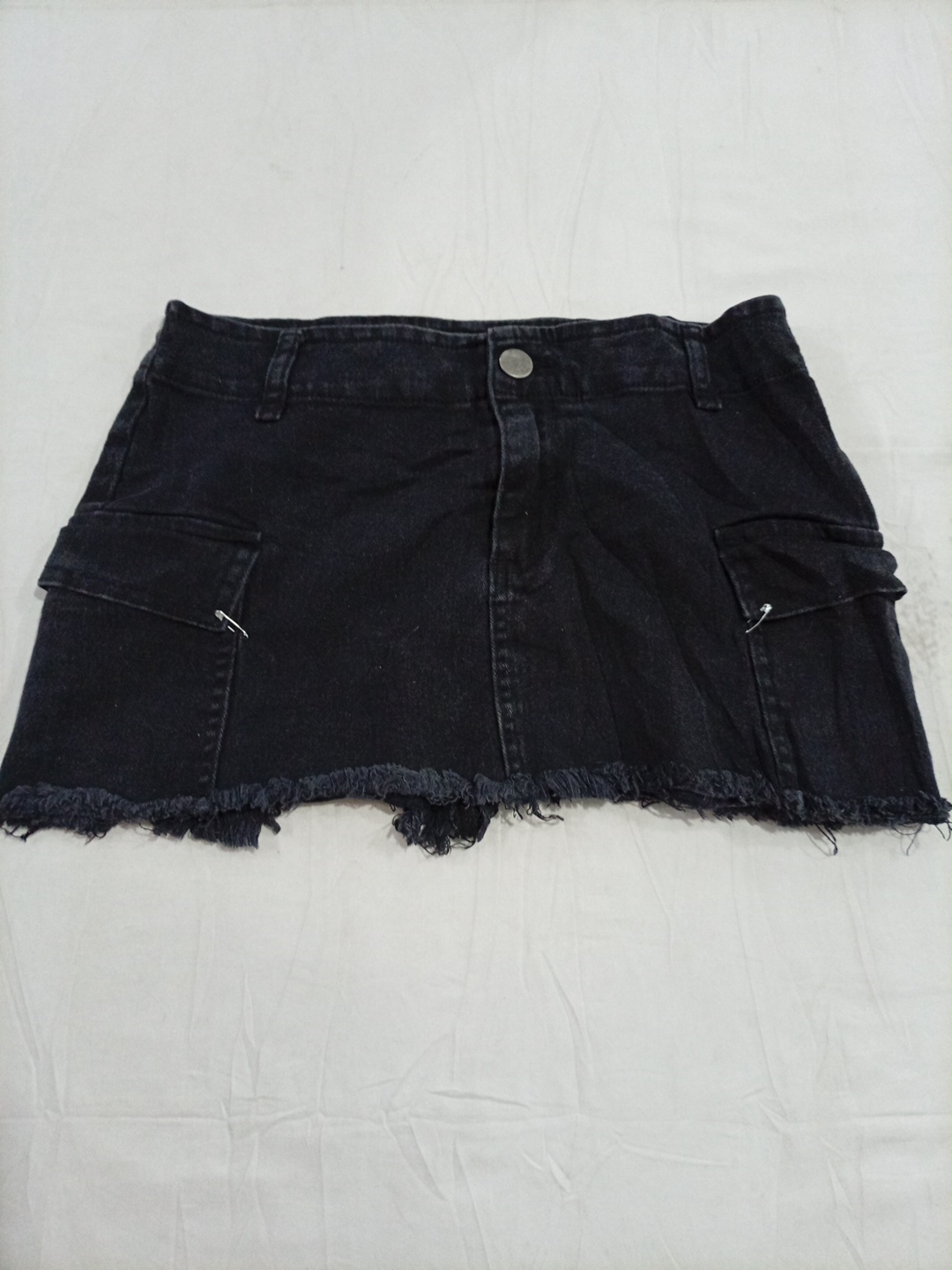 Jupe mini cargo en denim noir délavé Almost Famous