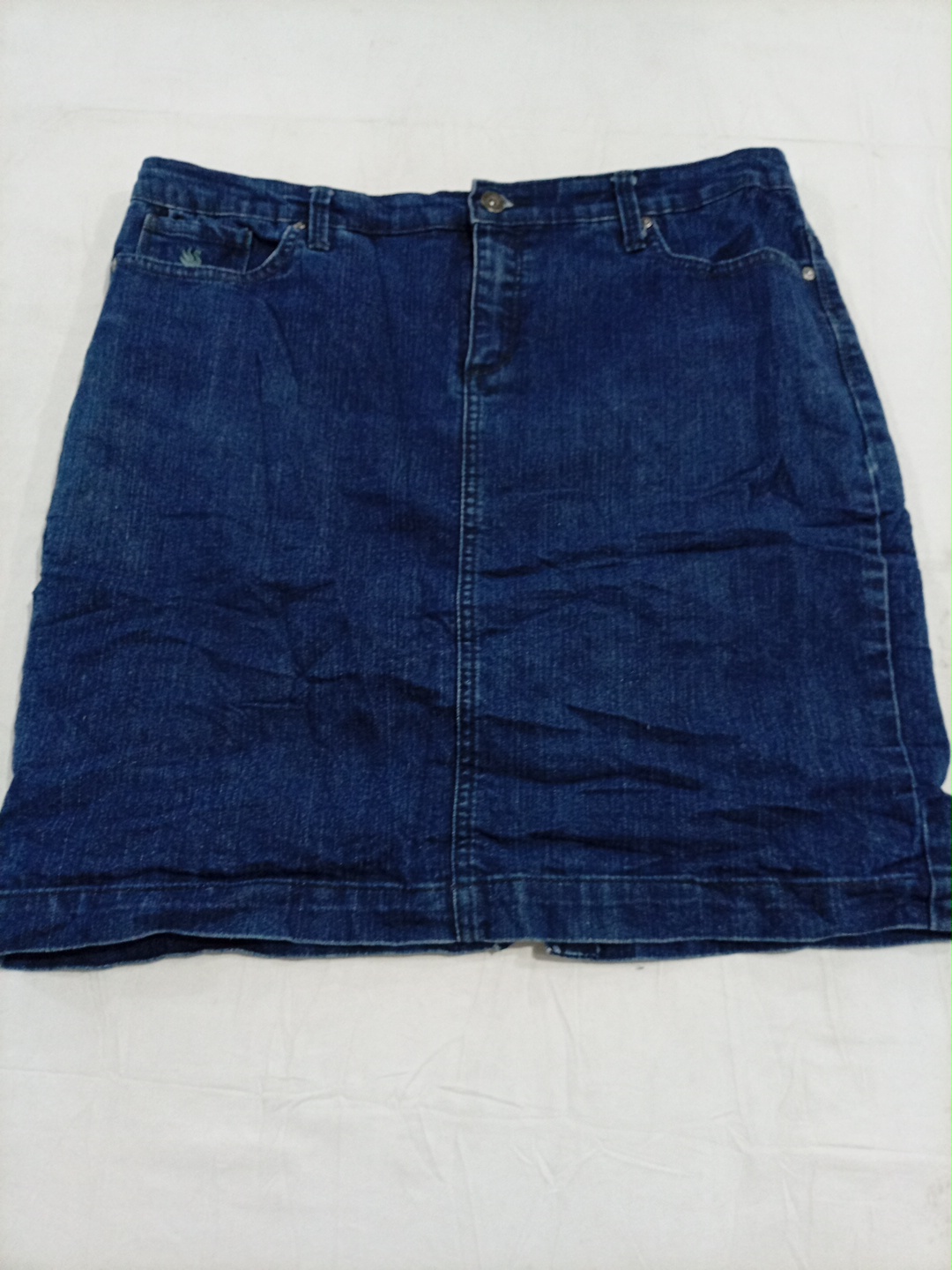 Jupe mini en denim bleu Gia Vanderbilt avec des ac..