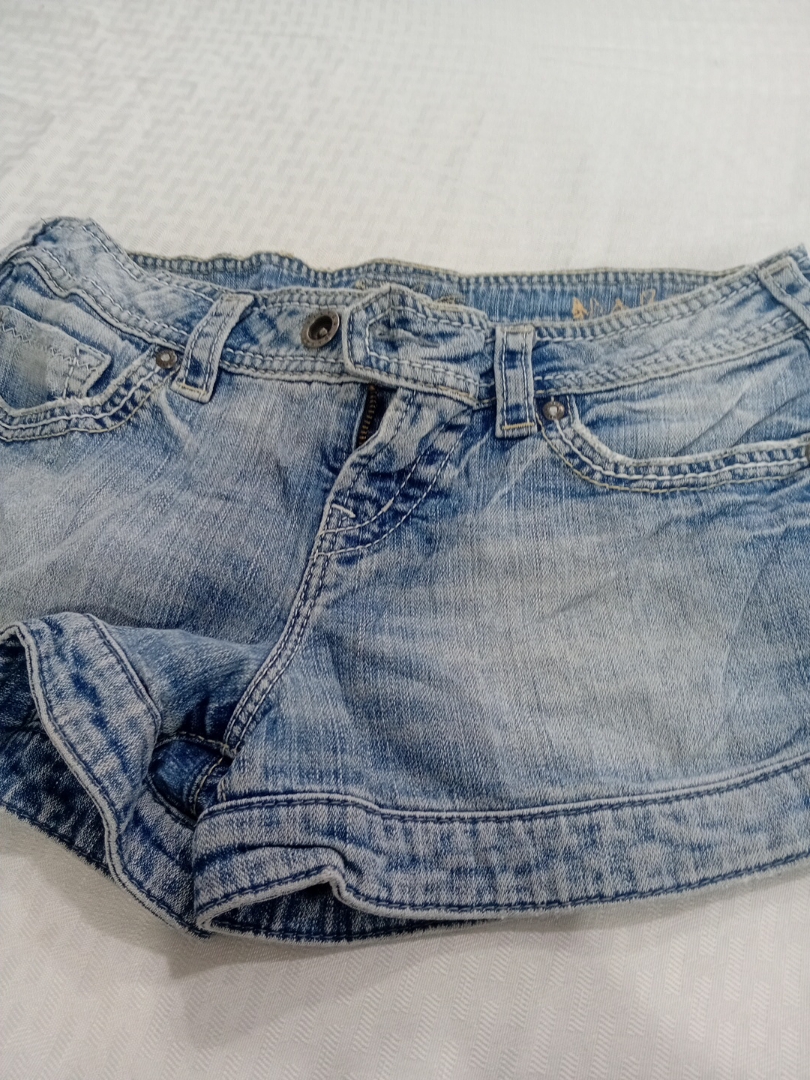 Shorts mini en denim argent déchiré taille 27
