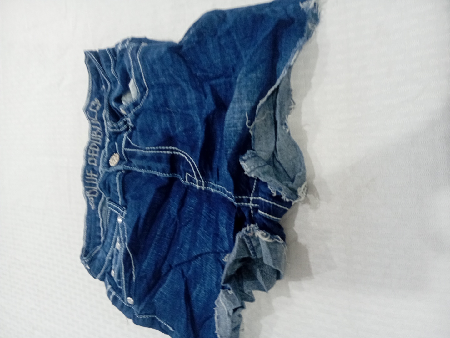 Shorts en denim brodés taille basse Blue Republic