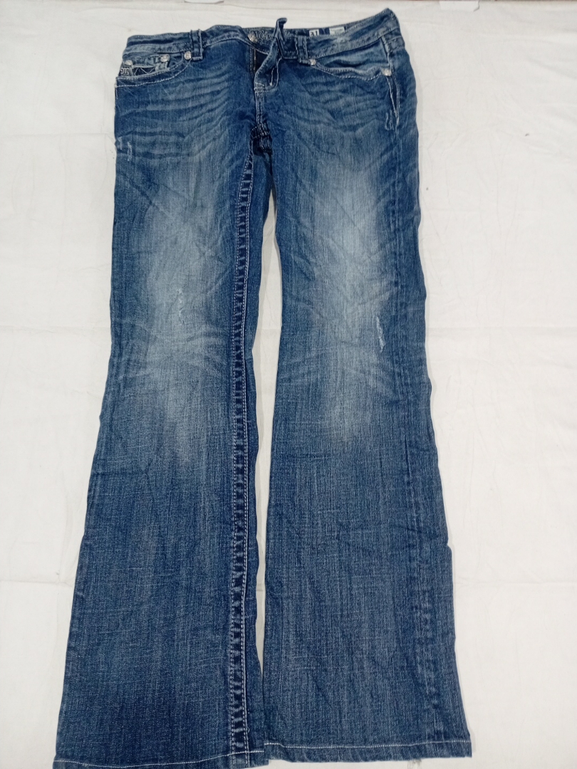 Miss Me Women's Distressed Bootcut Jeans with Rhin..