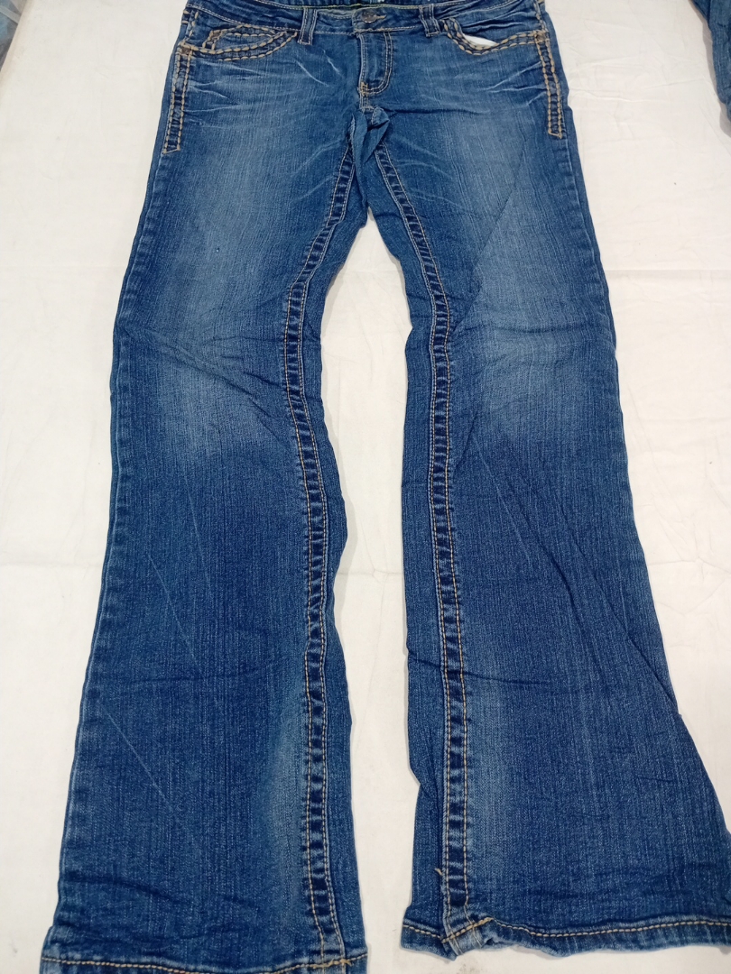 Wrangler Rock & Republic Embellished Flare Jeans S..