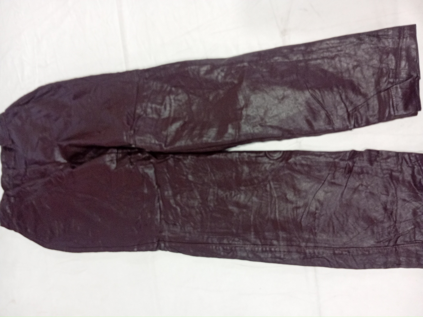 Babaton Leder Gerade-Bein Hose in Burgunder