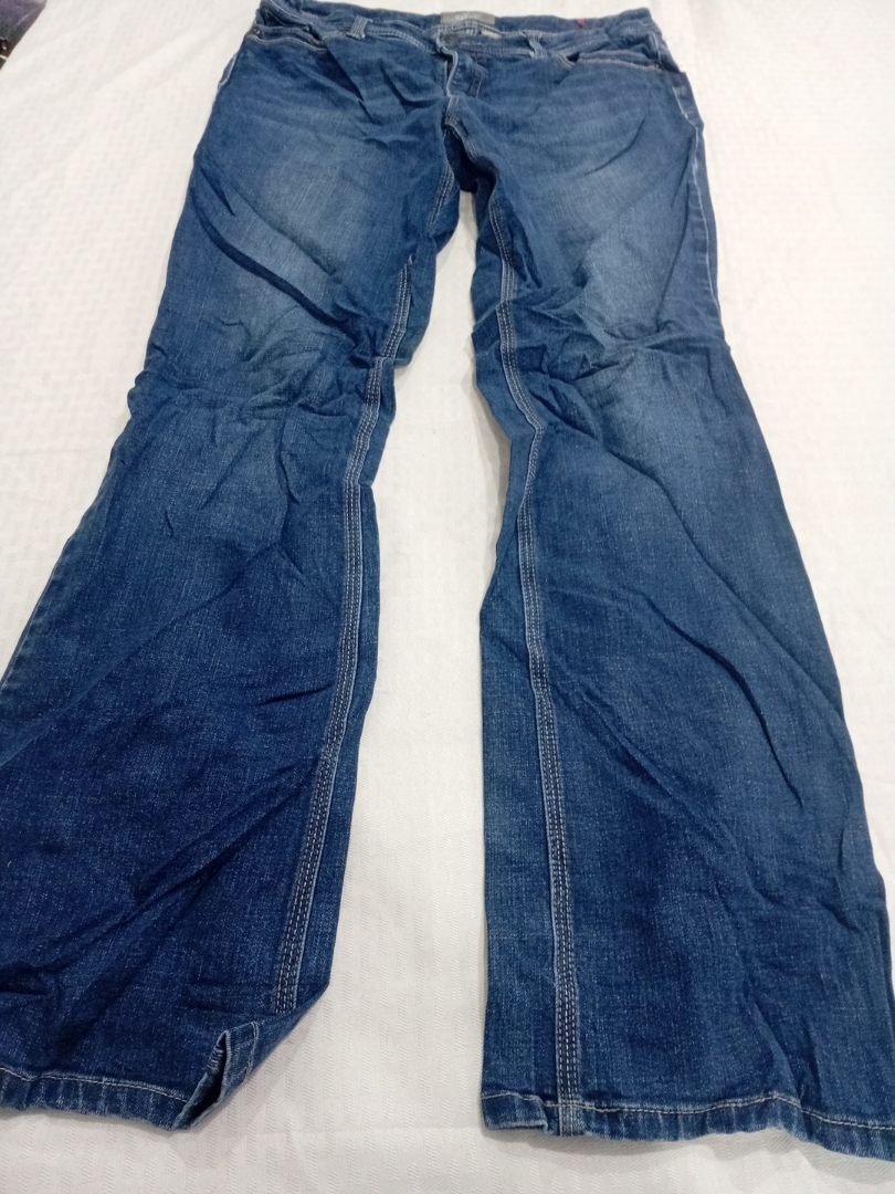 Chico's So Slimming Bootcut Jeans in Medium Wash B..
