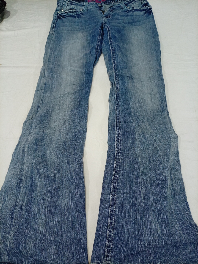 Rock & Republic Low-Rise Flare Jeans in Washed Blu..