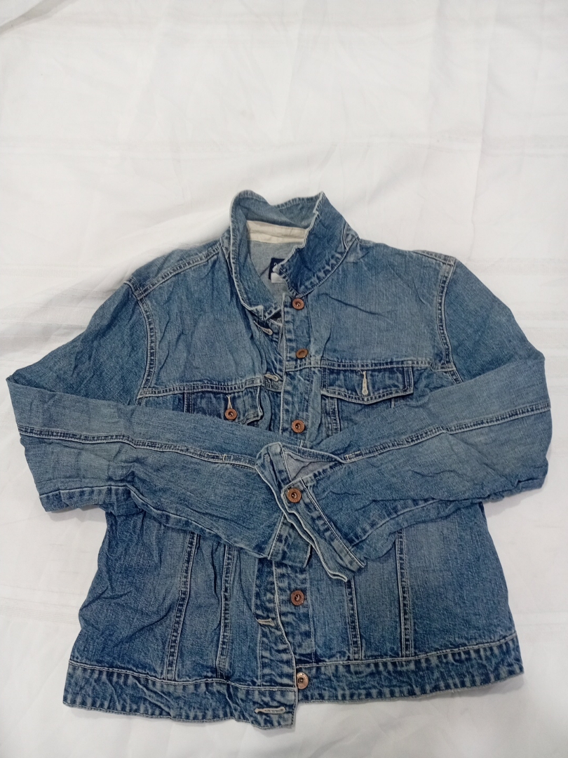 Gap Classic Denim Jacket in Blue, Size XL
