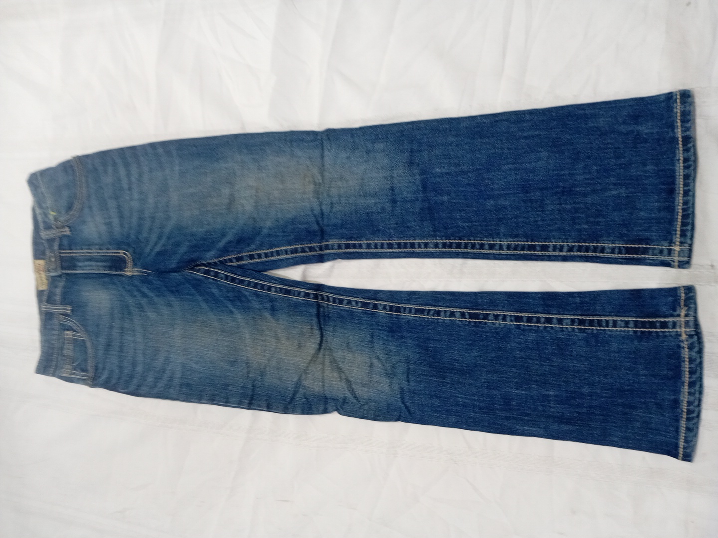 Wrangler 20X Bootcut Jeans in Medium Wash Blue Den..