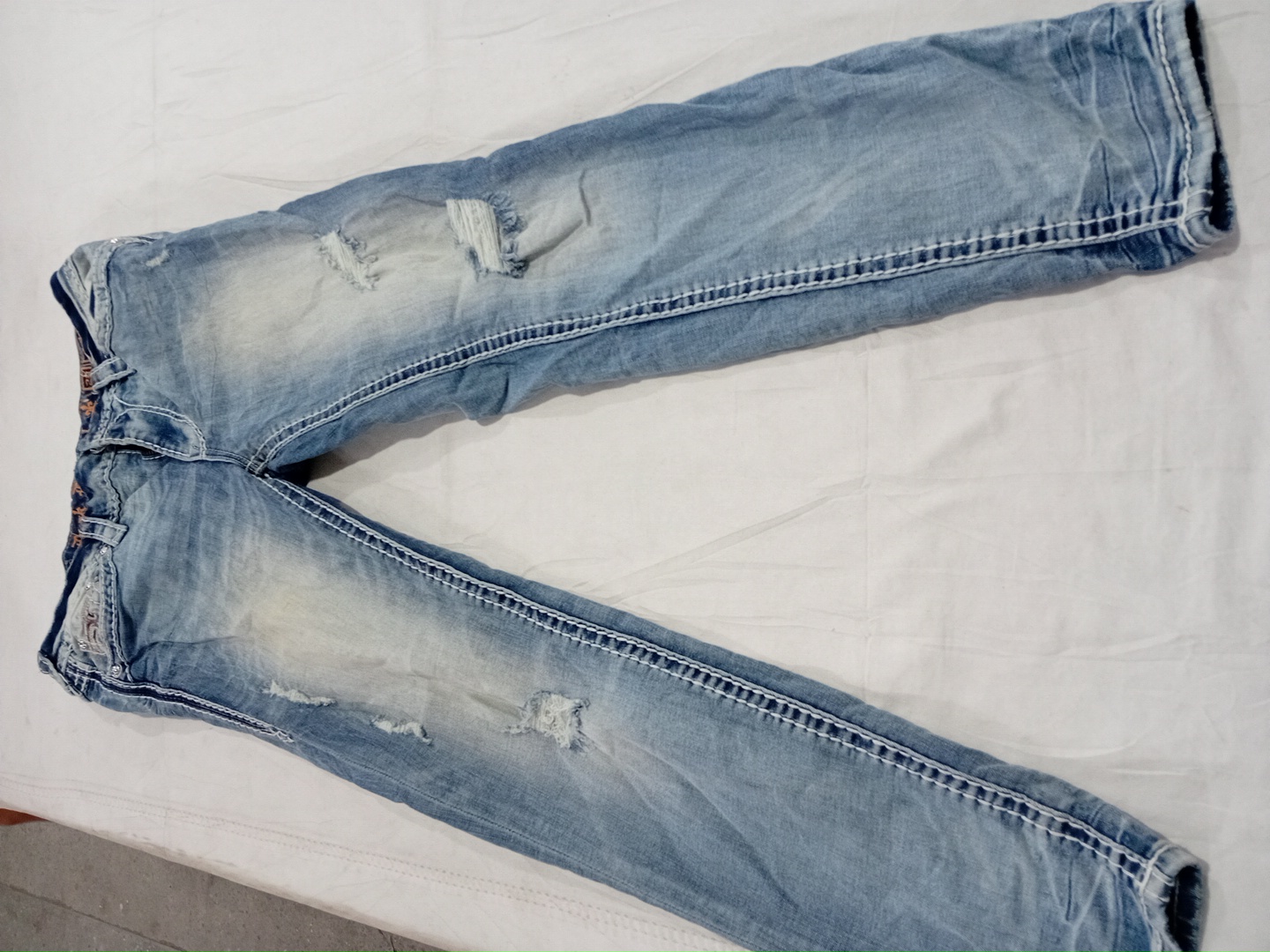 Jeans skinny déchirés True Religion