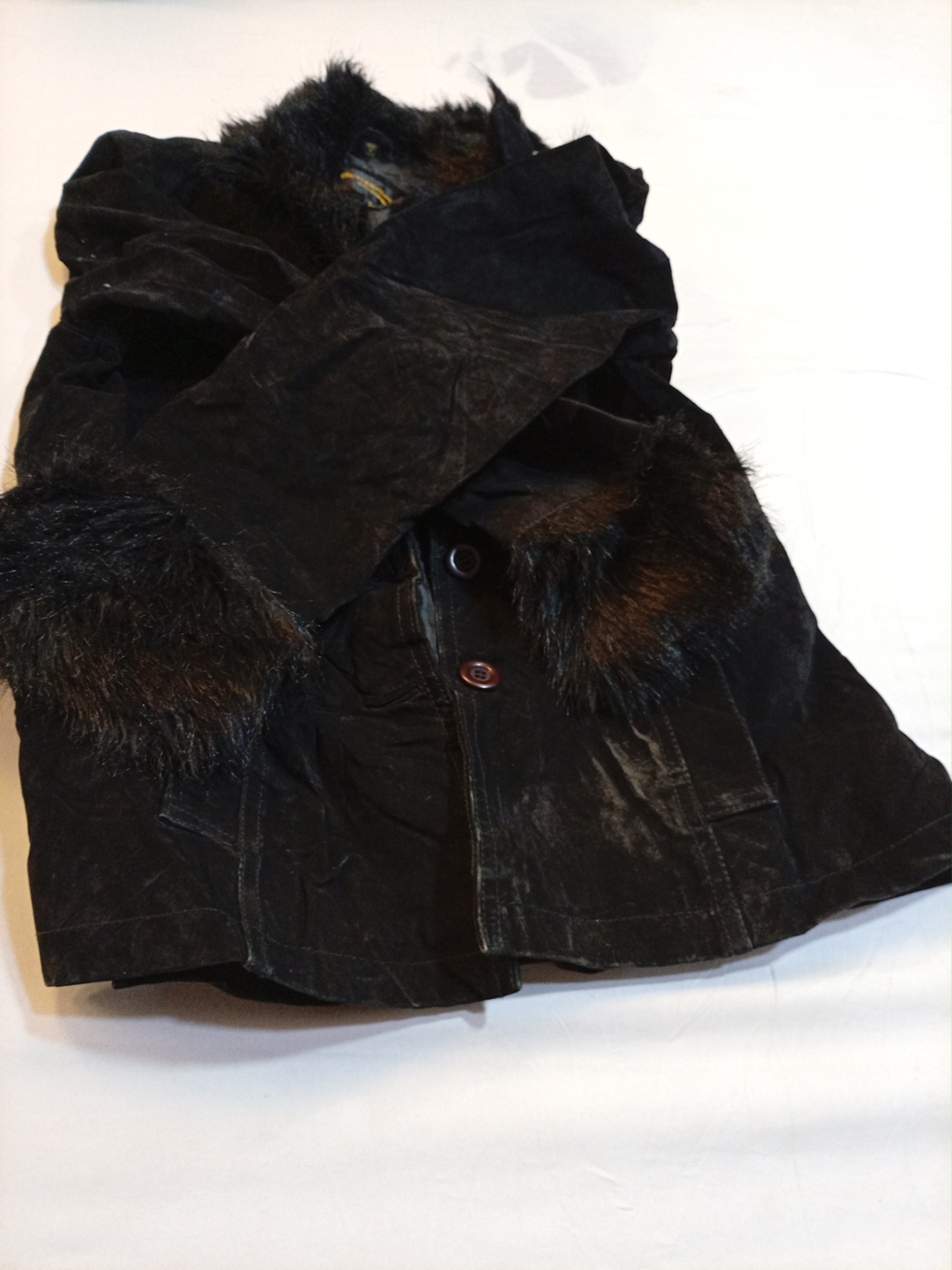 Veste en fourrure noire