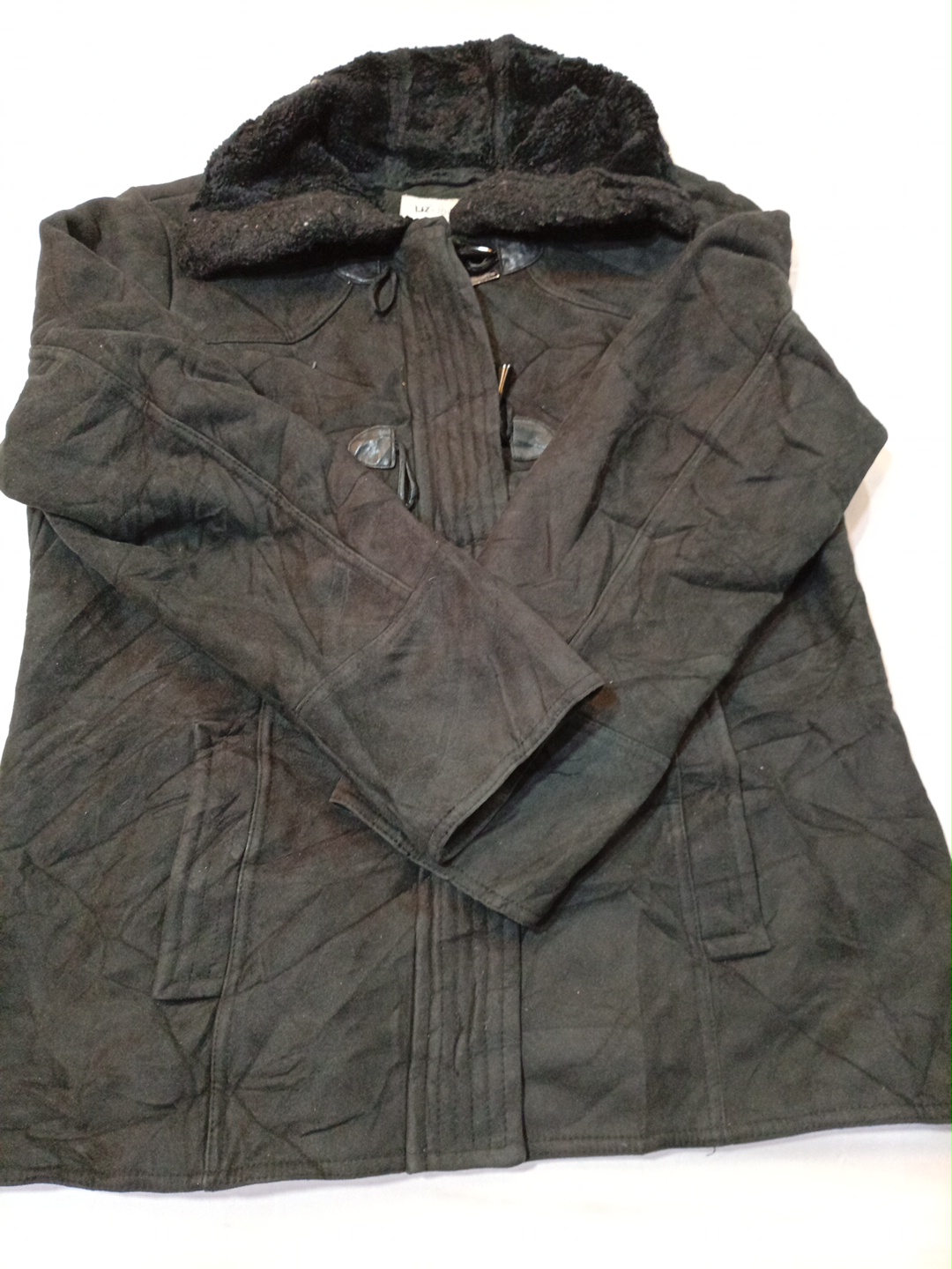 Manteau à toggle en fourrure noire Liz Claiborne