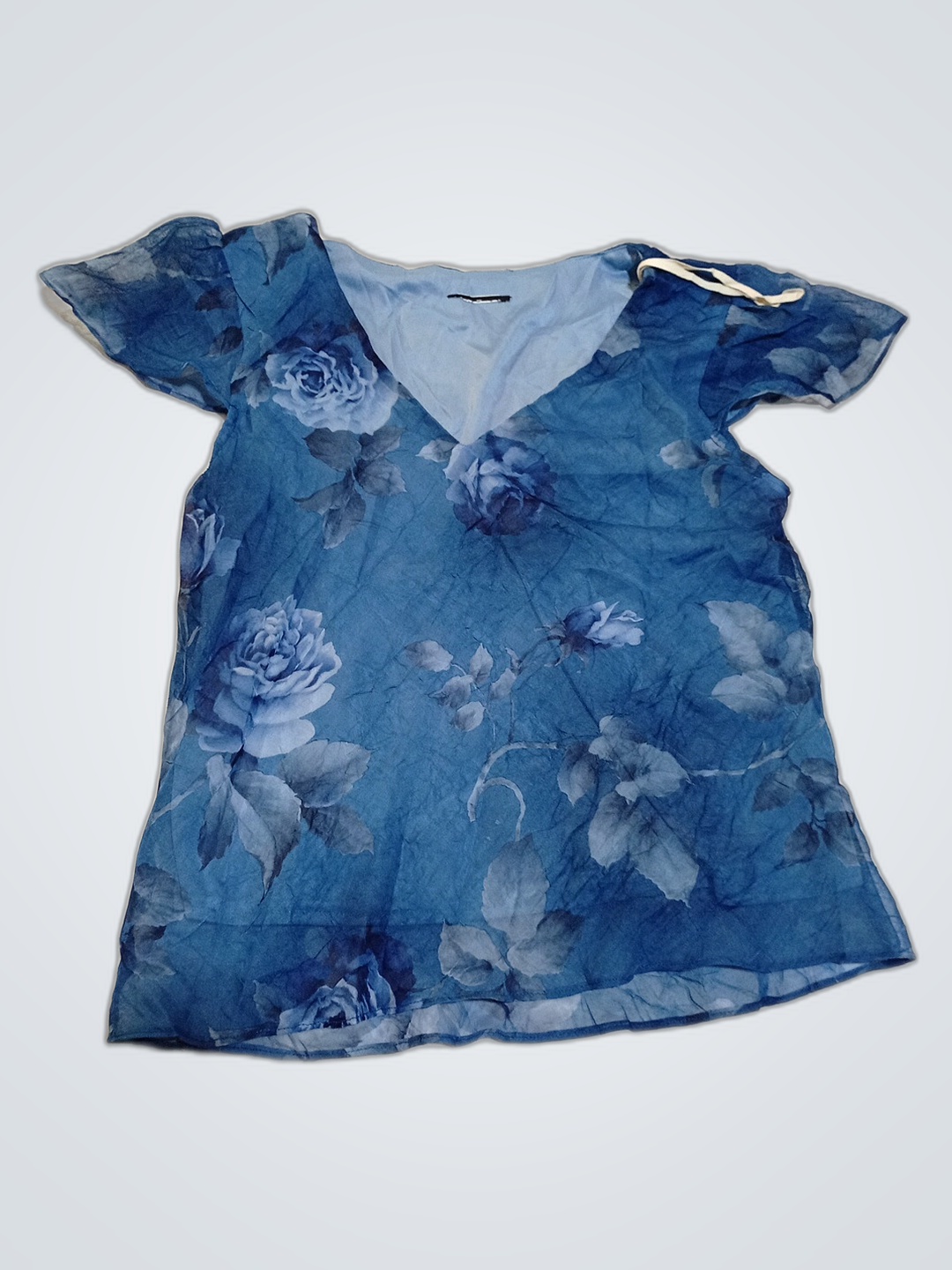 Blaues Blumenshirt