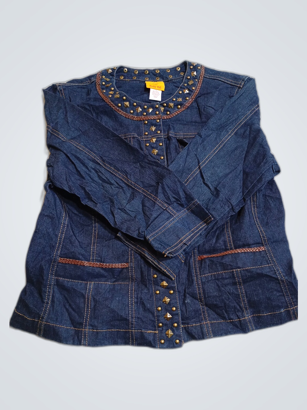 Top en denim avec des clous