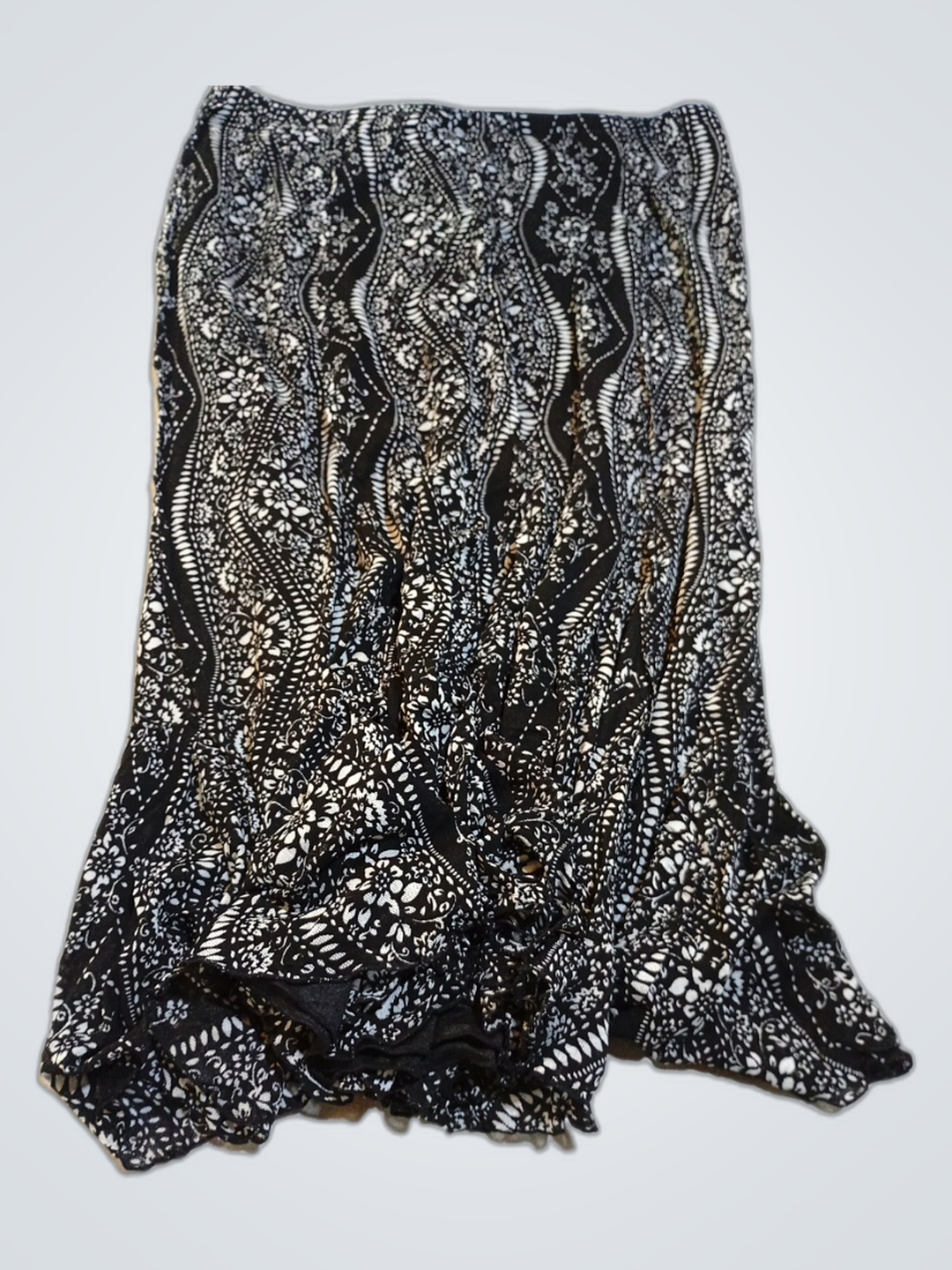 Colander Creek black and white floral skirt