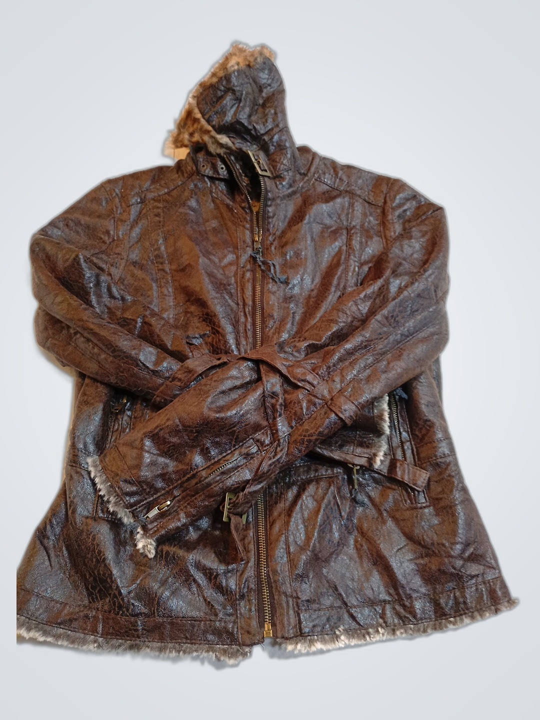 Braune Lederjacke mit Fellbesatz