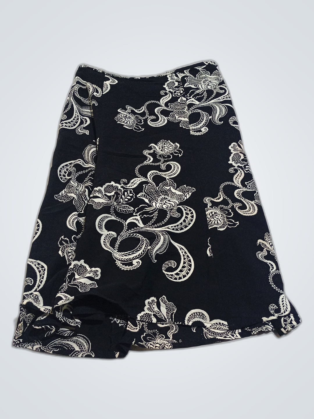Jones Wear Petite Black and White Floral Skirt