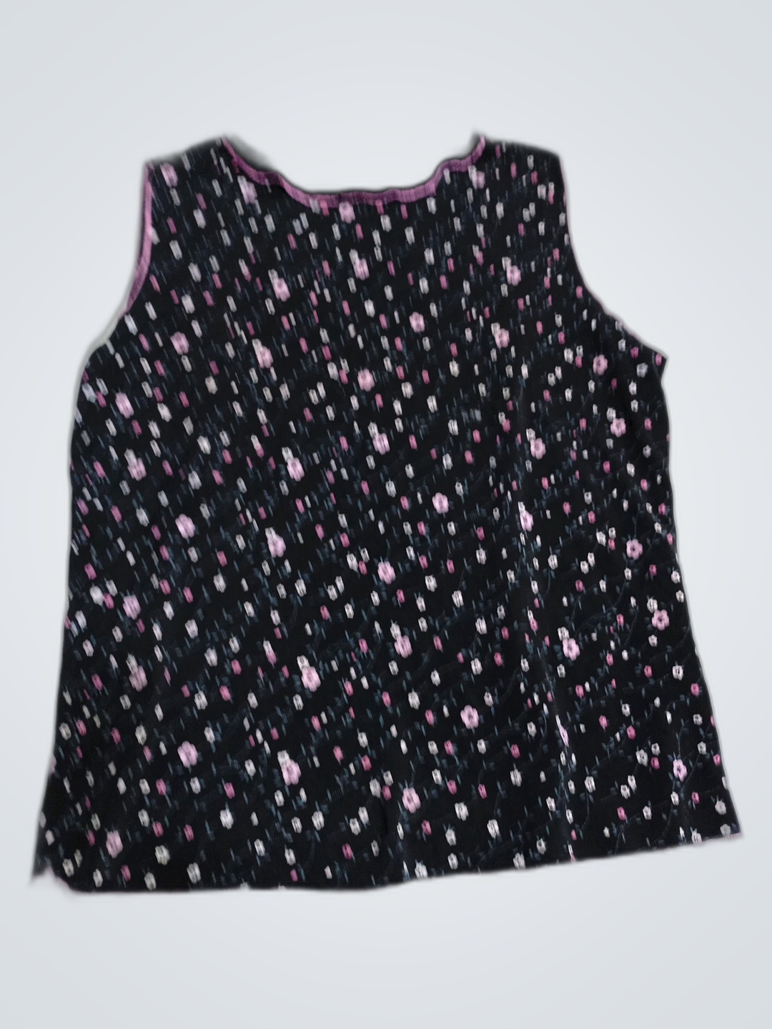Women's sleeveless top with floral pattern